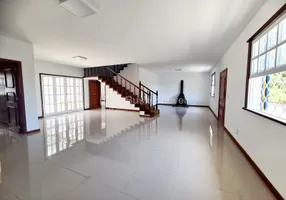 Foto 1 de Casa com 4 Quartos à venda, 240m² em Valparaiso, Petrópolis