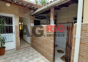 Foto 1 de Casa de Condomínio com 2 Quartos à venda, 82m² em Tanque, Rio de Janeiro