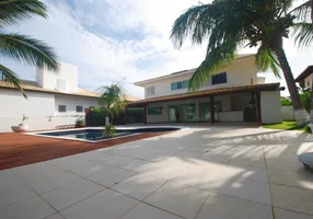 Foto 1 de Casa de Condomínio com 5 Quartos à venda, 500m² em Busca-Vida, Camaçari