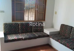 Foto 1 de Casa com 3 Quartos à venda, 127m² em Osvaldo Rezende, Uberlândia