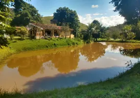 Foto 1 de Fazenda/Sítio com 2 Quartos à venda, 40000m² em Centro, Cachoeiras de Macacu