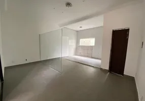 Foto 1 de Galpão/Depósito/Armazém para alugar, 35m² em Taguatinga Norte, Brasília