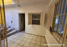 Foto 1 de Casa com 2 Quartos para alugar, 50m² em Vera Cruz, São Paulo