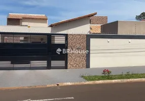 Foto 1 de Casa com 3 Quartos à venda, 266m² em Panorama, Campo Grande