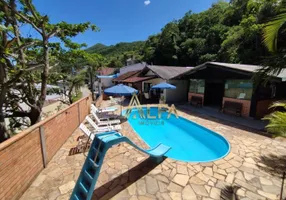 Foto 1 de Casa com 4 Quartos à venda, 600m² em Praia de São Miguel, Penha