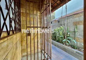 Foto 1 de Casa com 2 Quartos à venda, 71m² em Caiçaras, Belo Horizonte