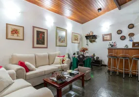 Foto 1 de Casa com 8 Quartos à venda, 500m² em Santo Antônio, Belo Horizonte