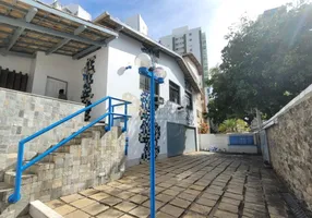 Foto 1 de Casa com 10 Quartos para alugar, 306m² em Pituba, Salvador