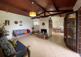 Foto 1 de Casa com 4 Quartos à venda, 210m² em Granja Viana, Cotia