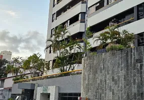 Foto 1 de Apartamento com 4 Quartos para alugar, 103m² em Pituba, Salvador