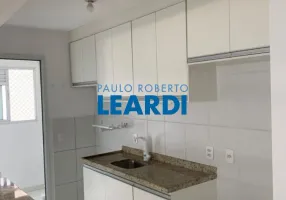 Foto 1 de Apartamento com 3 Quartos para alugar, 66m² em Vila Metalurgica, Santo André