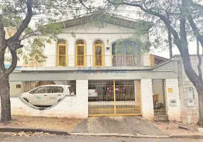 Foto 1 de Sobrado com 5 Quartos à venda, 229m² em Vila Marieta, Campinas