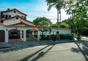 Foto 1 de Casa com 3 Quartos à venda, 295m² em Caxingui, São Paulo