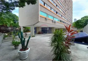 Foto 1 de Apartamento com 3 Quartos à venda, 115m² em Boa Vista, Recife