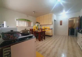 Foto 1 de Casa com 3 Quartos para venda ou aluguel, 228m² em Jardim Satélite, São Paulo