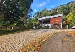 Foto 1 de Casa com 4 Quartos à venda, 400m² em Itaipava, Petrópolis