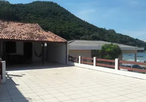 Foto 1 de Casa com 2 Quartos à venda, 151m² em Pântano do Sul, Florianópolis