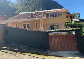 Foto 1 de Casa com 4 Quartos à venda, 220m² em Retiro, Petrópolis