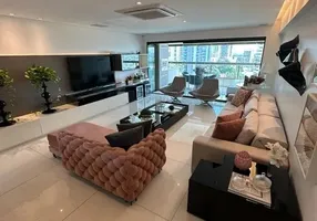 Foto 1 de Apartamento com 4 Quartos à venda, 204m² em Parnamirim, Recife