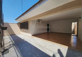Foto 1 de Casa com 3 Quartos para alugar, 198m² em Vila Fioreze, São José do Rio Preto