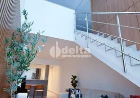 Foto 1 de Apartamento com 2 Quartos à venda, 200m² em Copacabana, Uberlândia