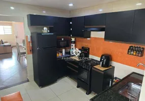 Foto 1 de Casa de Condomínio com 2 Quartos à venda, 100m² em Parque Santo Antônio, Jacareí