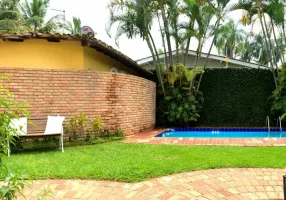 Foto 1 de Casa com 4 Quartos à venda, 250m² em Balneário Praia do Pernambuco, Guarujá