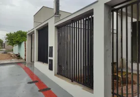 Foto 1 de Casa com 2 Quartos à venda, 80m² em Colinas, Londrina