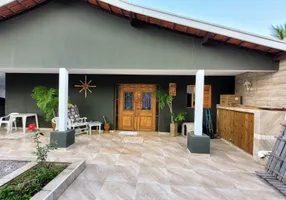 Foto 1 de Casa com 3 Quartos à venda, 190m² em Indaiá, Caraguatatuba