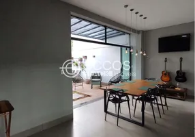 Foto 1 de Casa com 3 Quartos à venda, 160m² em Cidade Jardim, Uberlândia