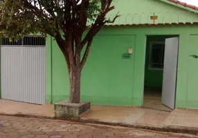Foto 1 de Casa com 2 Quartos à venda, 100m² em Centro, Itararé