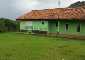 Foto 1 de Fazenda/Sítio com 3 Quartos à venda, 210m² em Vila Santa Isabel, Capão Bonito