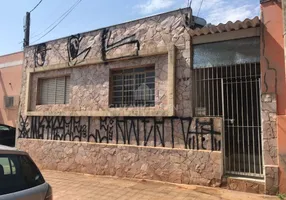 Foto 1 de Casa com 2 Quartos para alugar, 100m² em Centro, Bauru