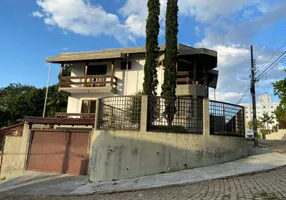 Foto 1 de Casa com 8 Quartos à venda, 250m² em Sao Luiz, Brusque