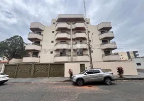 Foto 1 de Apartamento com 4 Quartos à venda, 296m² em Brasil, Uberlândia