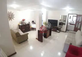 Foto 1 de Casa com 4 Quartos à venda, 244m² em Imbetiba, Macaé