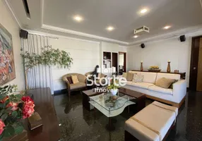 Foto 1 de Apartamento com 4 Quartos à venda, 205m² em Maracanã, Uberlândia