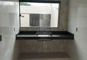 Foto 1 de Casa com 3 Quartos à venda, 81m² em Roosevelt, Uberlândia