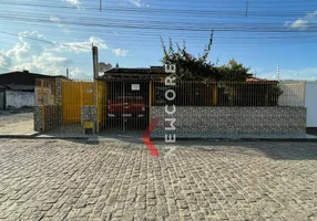 Foto 1 de Casa com 3 Quartos à venda, 210m² em Campo Limpo, Feira de Santana
