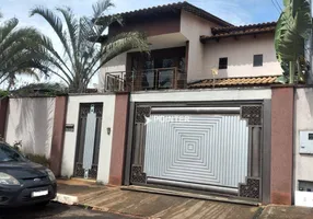 Foto 1 de Casa de Condomínio com 4 Quartos à venda, 358m² em Residencial Balneario, Goiânia