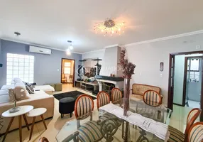 Foto 1 de Casa com 4 Quartos à venda, 420m² em Estância Velha, Canoas
