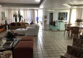 Foto 1 de Apartamento com 4 Quartos à venda, 277m² em Tamarineira, Recife