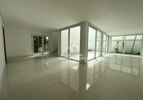 Foto 1 de Casa com 4 Quartos para venda ou aluguel, 360m² em Jardim Petrópolis, São Paulo