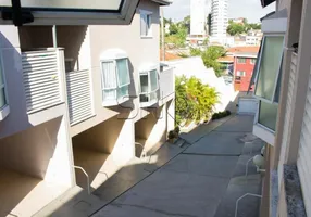 Foto 1 de Casa de Condomínio com 4 Quartos à venda, 174m² em Santa Teresinha, São Paulo