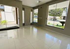 Foto 1 de Casa com 3 Quartos para alugar, 240m² em Condomínio Belvedere, Cuiabá