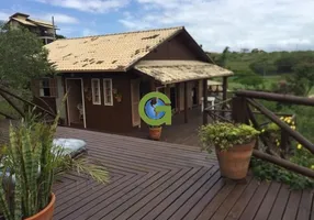 Foto 1 de Casa com 2 Quartos à venda, 67m² em Praia do Rosa, Imbituba