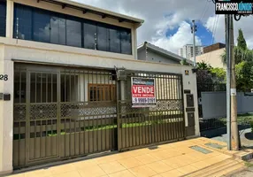 Foto 1 de Sobrado com 3 Quartos à venda, 301m² em Setor Coimbra, Goiânia