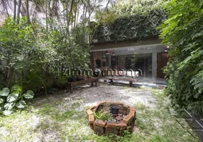 Foto 1 de Casa com 3 Quartos à venda, 300m² em Pinheiros, São Paulo