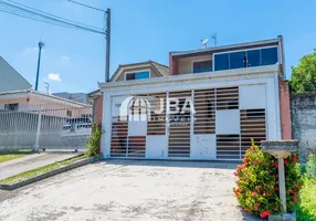 Foto 1 de Sobrado com 4 Quartos à venda, 240m² em Uberaba, Curitiba