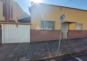 Foto 1 de Casa com 2 Quartos para alugar, 100m² em Centro, São Carlos